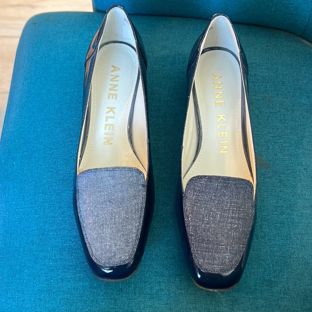 Anne Klein New short heel navy shoes. Very comfy. Worn in house but did not fit.